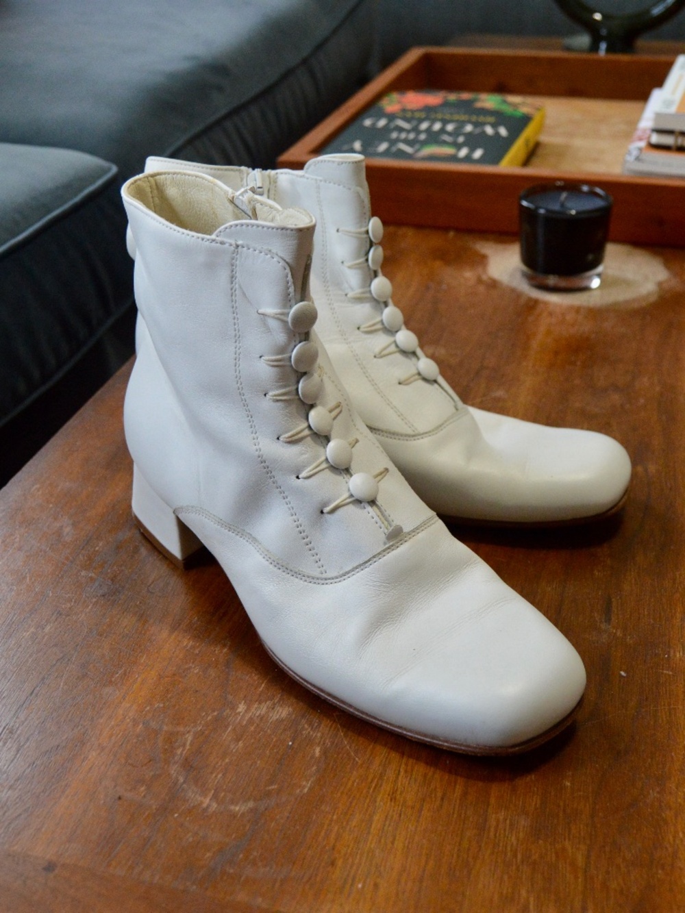 Vintage Shoo Bee Doo Italy Size 39 White Victorian Edwardian Style Button Boots